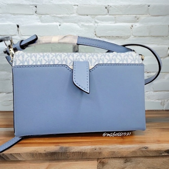 Michael Kors Jet Set Charm Small Phone Crossbody - Picture 4 of 6